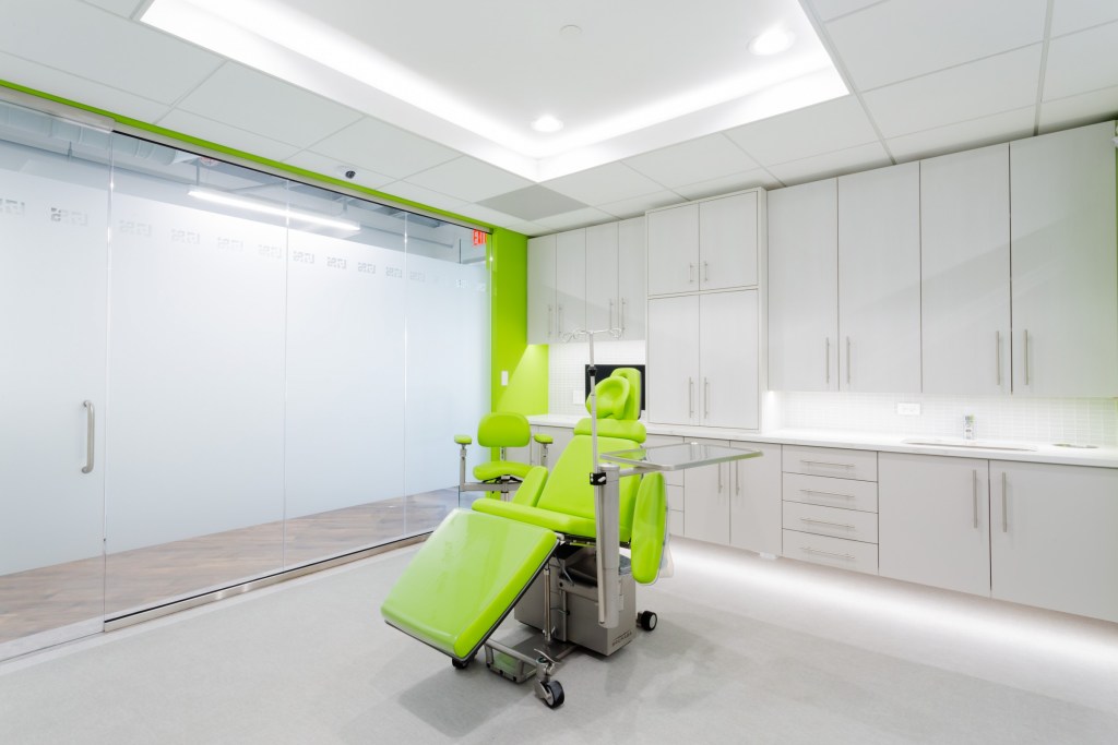 Treatment Room, Winnetka IL Office, Lakeside Oral & Facial Surgery