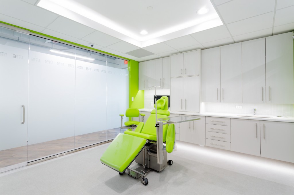 Treatment Room, Winnetka IL Office, Lakeside Oral & Facial Surgery